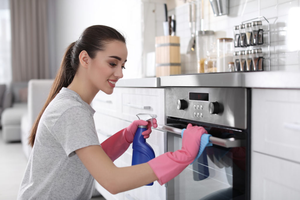 Beginner’s Guide to Cleaning the Oven